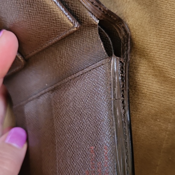 Louis Vuitton Brown Epi Bifold Wallet - Picture 15 of 15